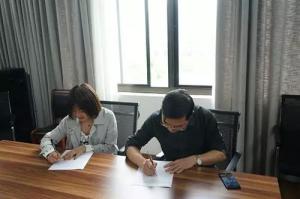 推進(jìn)幫帶結(jié)對(duì)建設(shè)，搭建成長成才大舞臺(tái) ——房總集團(tuán)導(dǎo)師傳幫帶簽訂